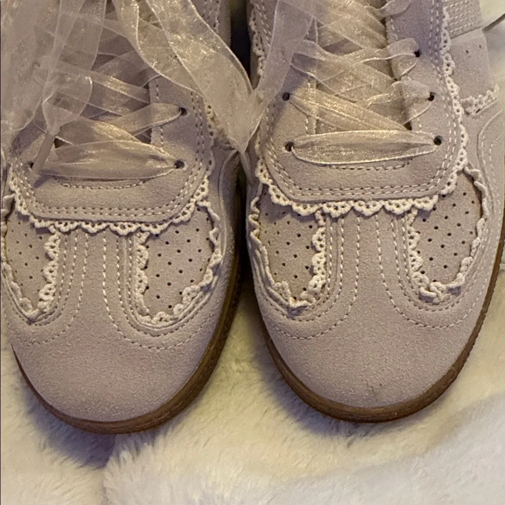 Cushion Walk Women's Elegant Cream Sneakers - Picture 6 of 8